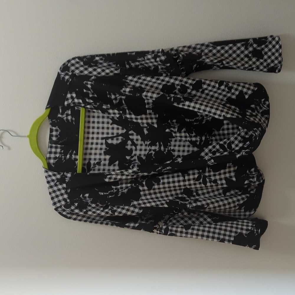 Extra large pullover blouse.